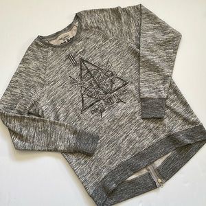 Harry Potter - The Deathly Hallows long sleeve, light weight sweatshirt. Medium